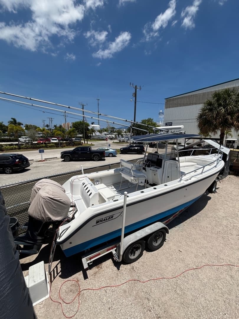 2001 Boston Whaler 26 Outrage — 2001 · 26' · Pre-Owned