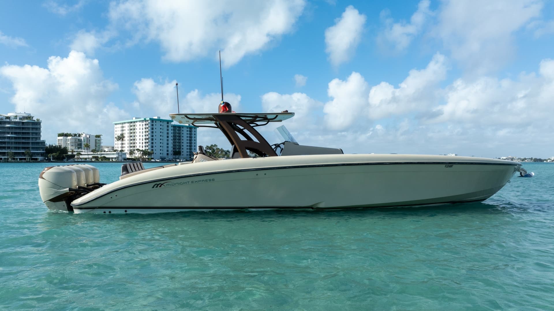 2019 Midnight Express — 2019 · 43' · Pre-Owned