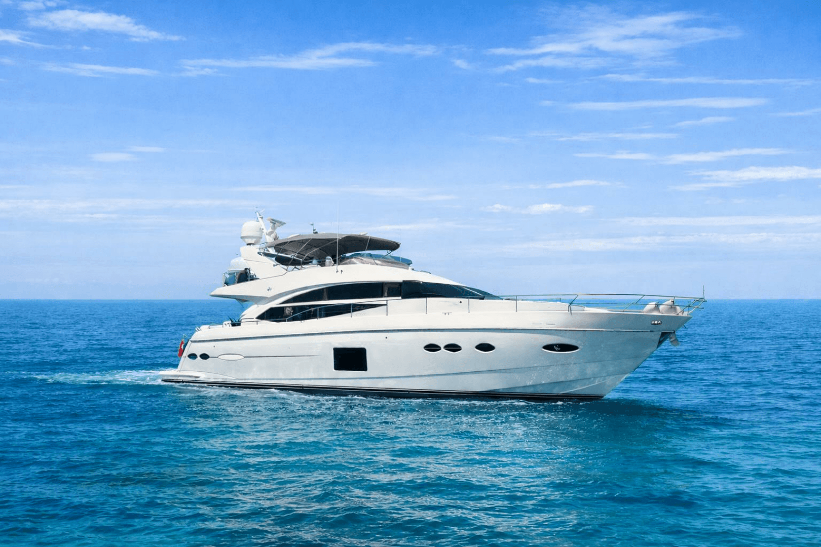 GRAND CRU — 2014 · 73' · 4 Cabins · Pre-Owned