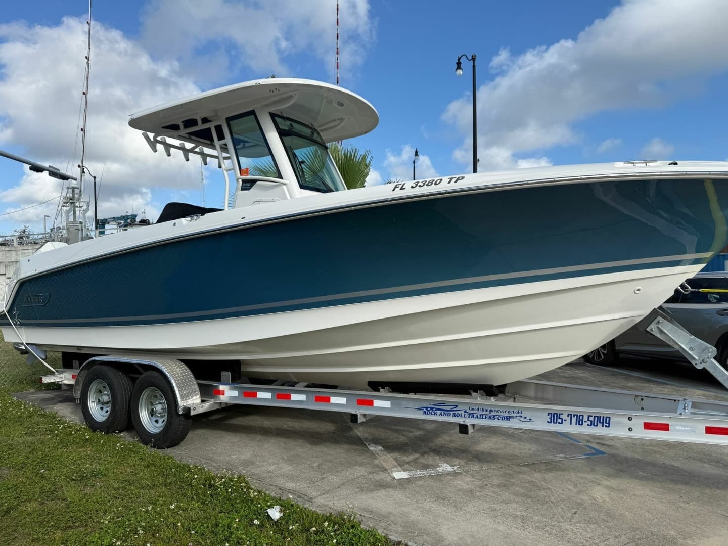 2023 Boston Whaler — 2023 · 28' · Pre-Owned