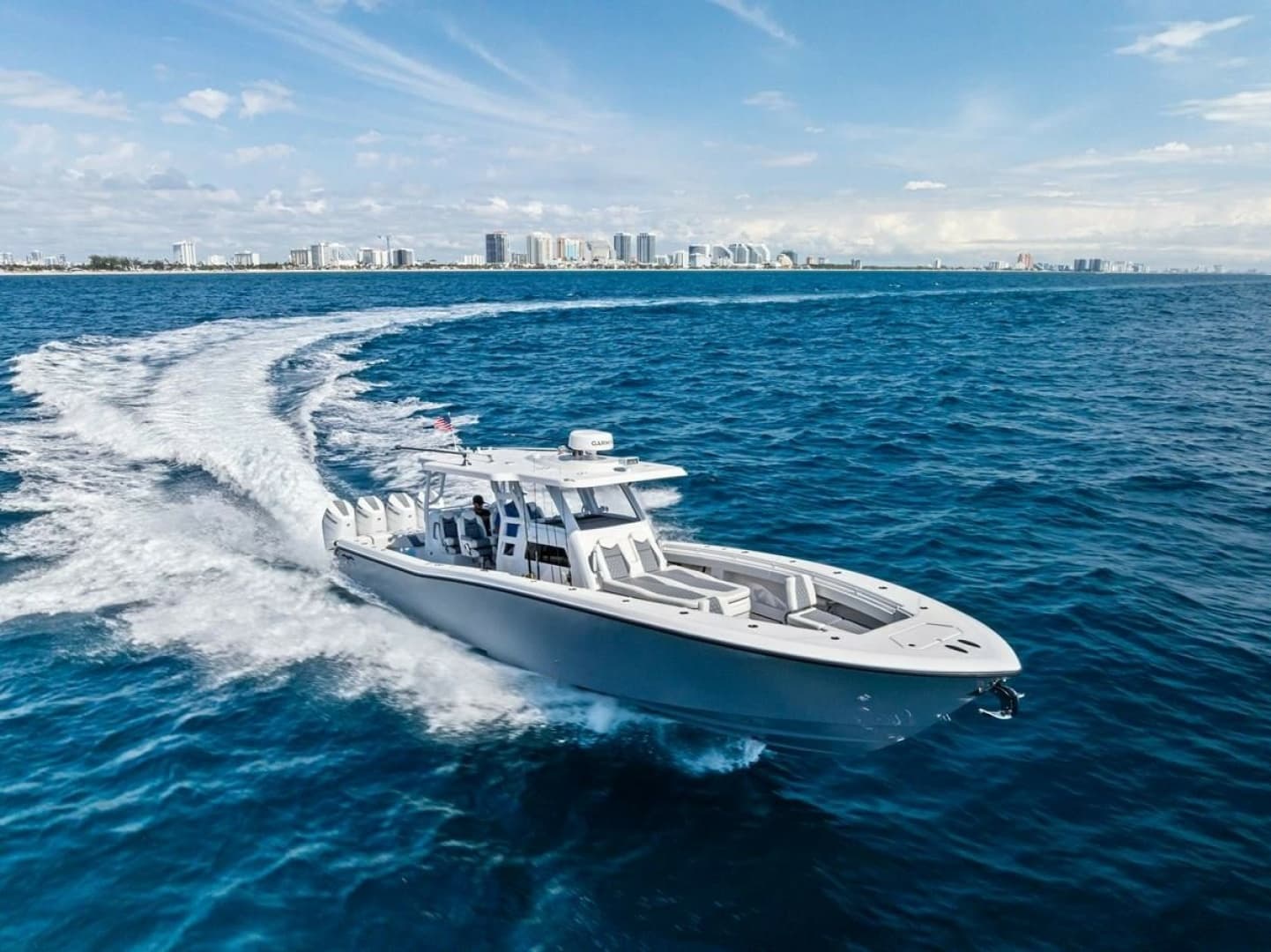 LOONEY TUNE — 2024 · 43' · 1 Cabin · Pre-Owned