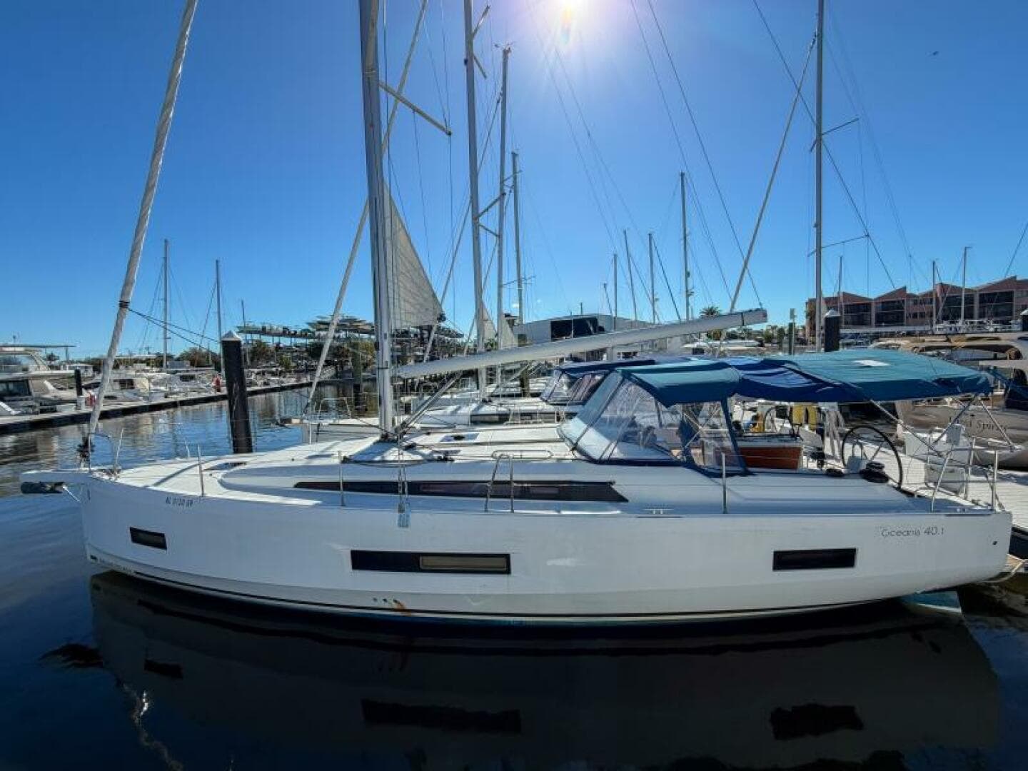 Happy Ours — 2022 · 42' · 2 Cabins · Pre-Owned