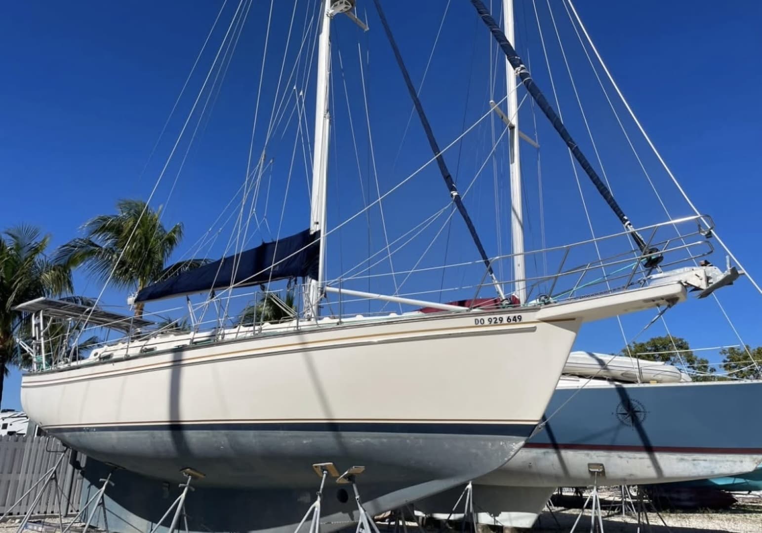 1988 Island Packet — 1988 · 38' · 2 Cabins · Pre-Owned