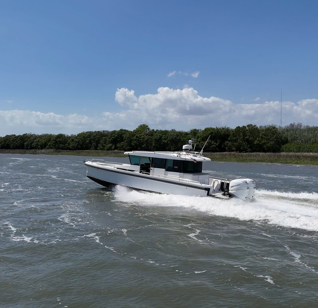 2019 Axopar 37 XC Cross Cabin — 2019 · 41' · Pre-Owned