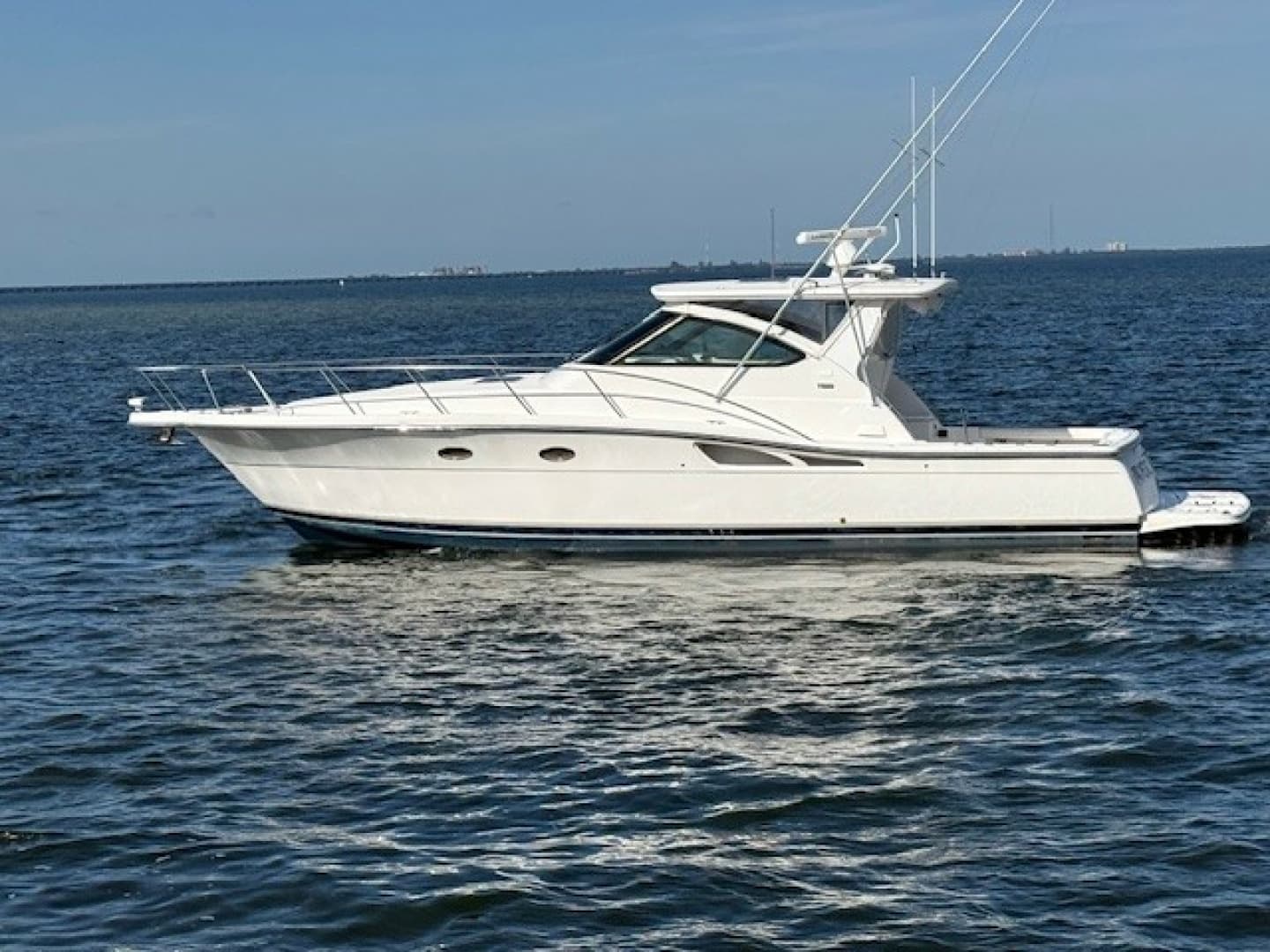 Property Damage — 2007 · 42' · 1 Cabin · Pre-Owned