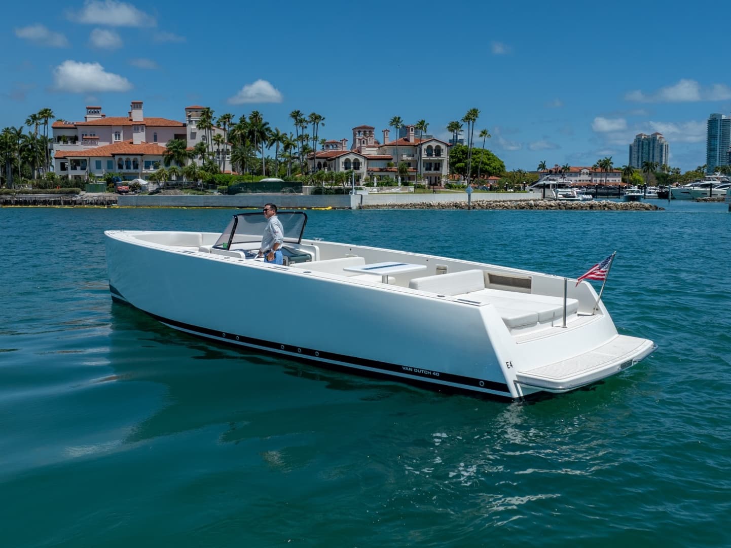 2014 VanDutch 40 — 2014 · 40' · 1 Cabin · Pre-Owned