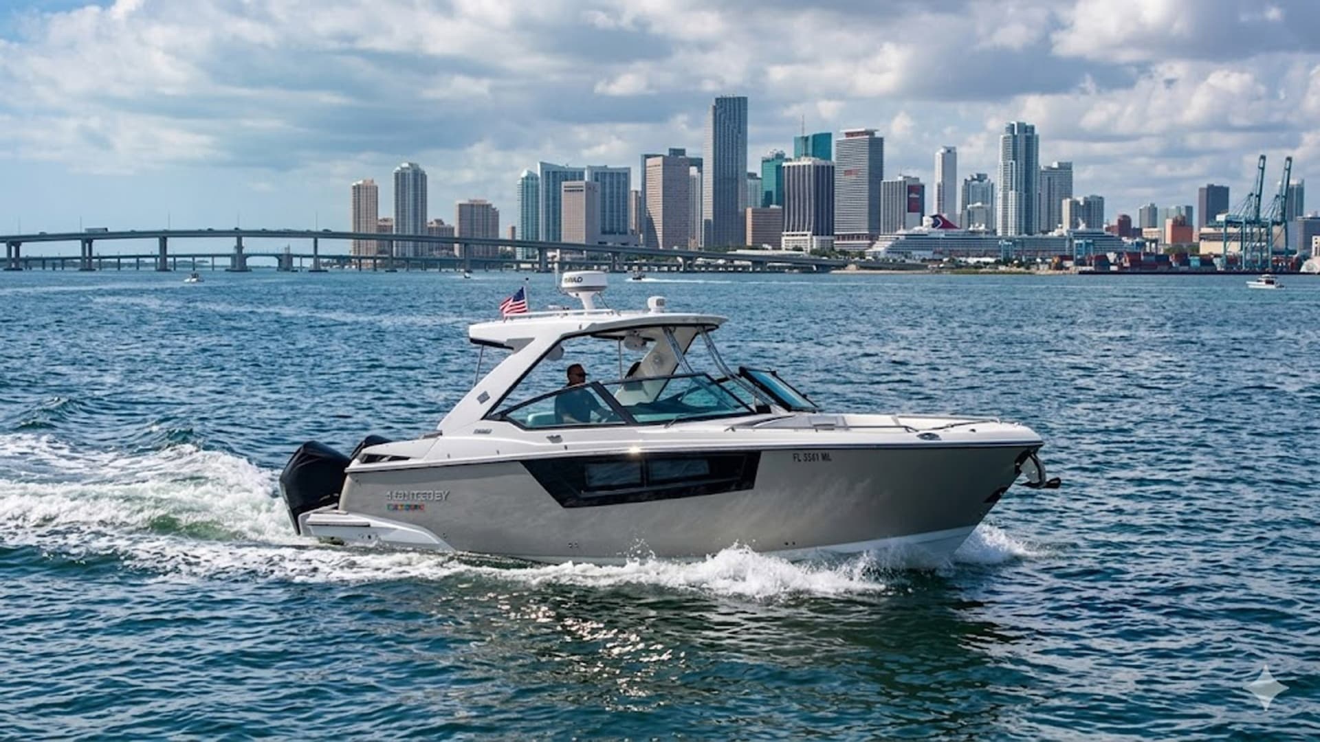 Sweet Caroline — 2022 · 38' · 1 Cabin · Pre-Owned