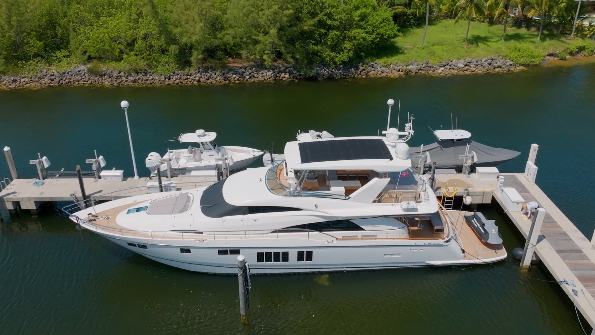 2014 Fairline Squadron — 2014 · 78' · Pre-Owned
