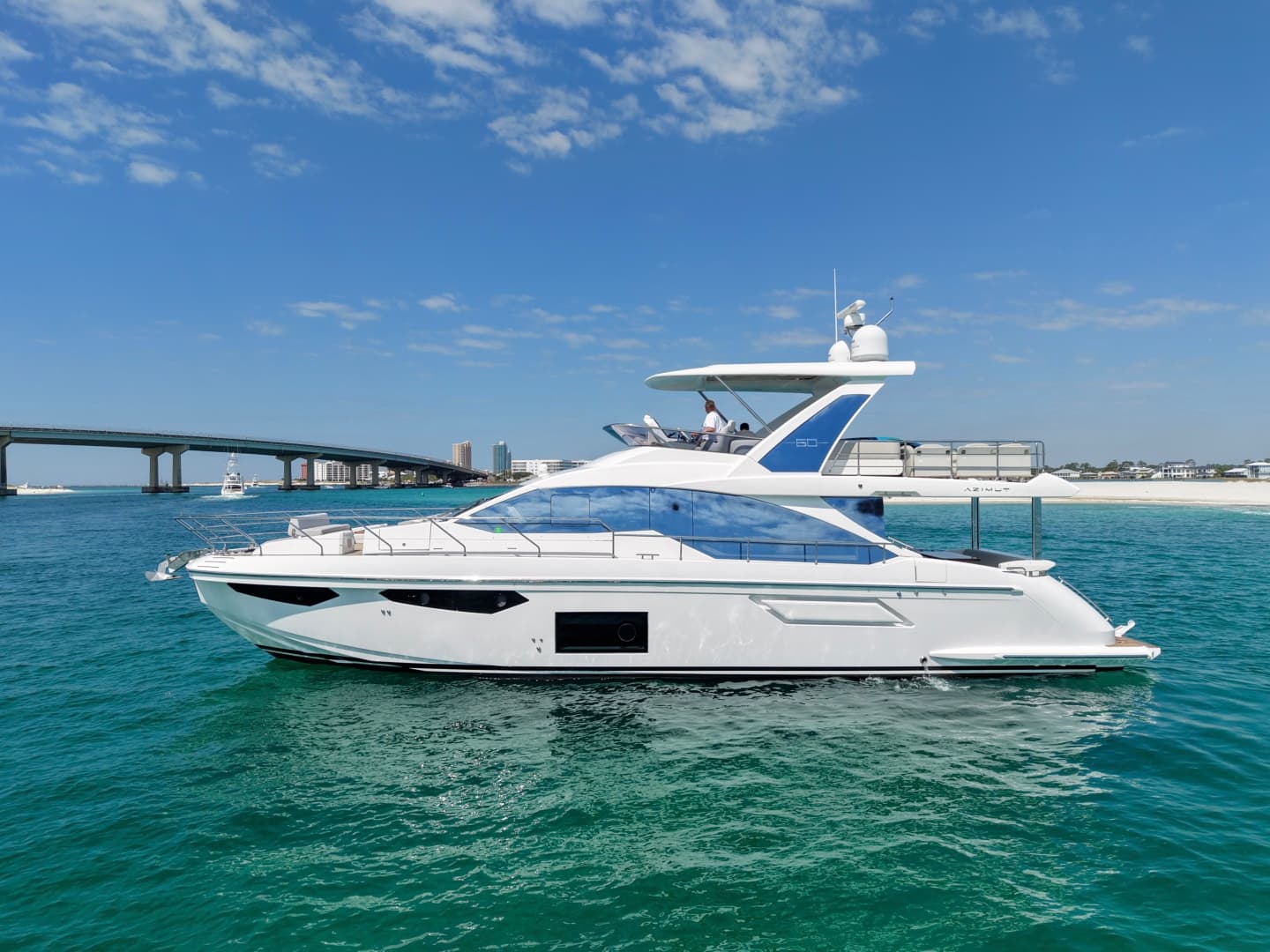 2019 Azimut 60 FLY — 2019 · 60' · Pre-Owned