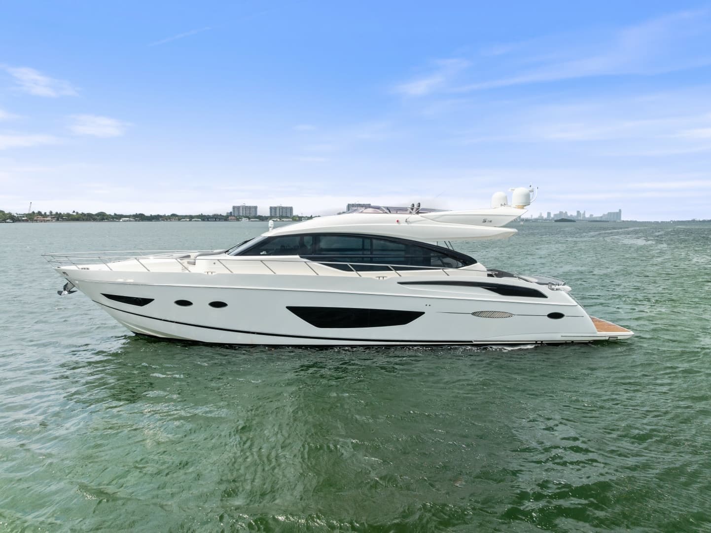 Snowbird — 2014 · 71' · 3 Cabins · Pre-Owned