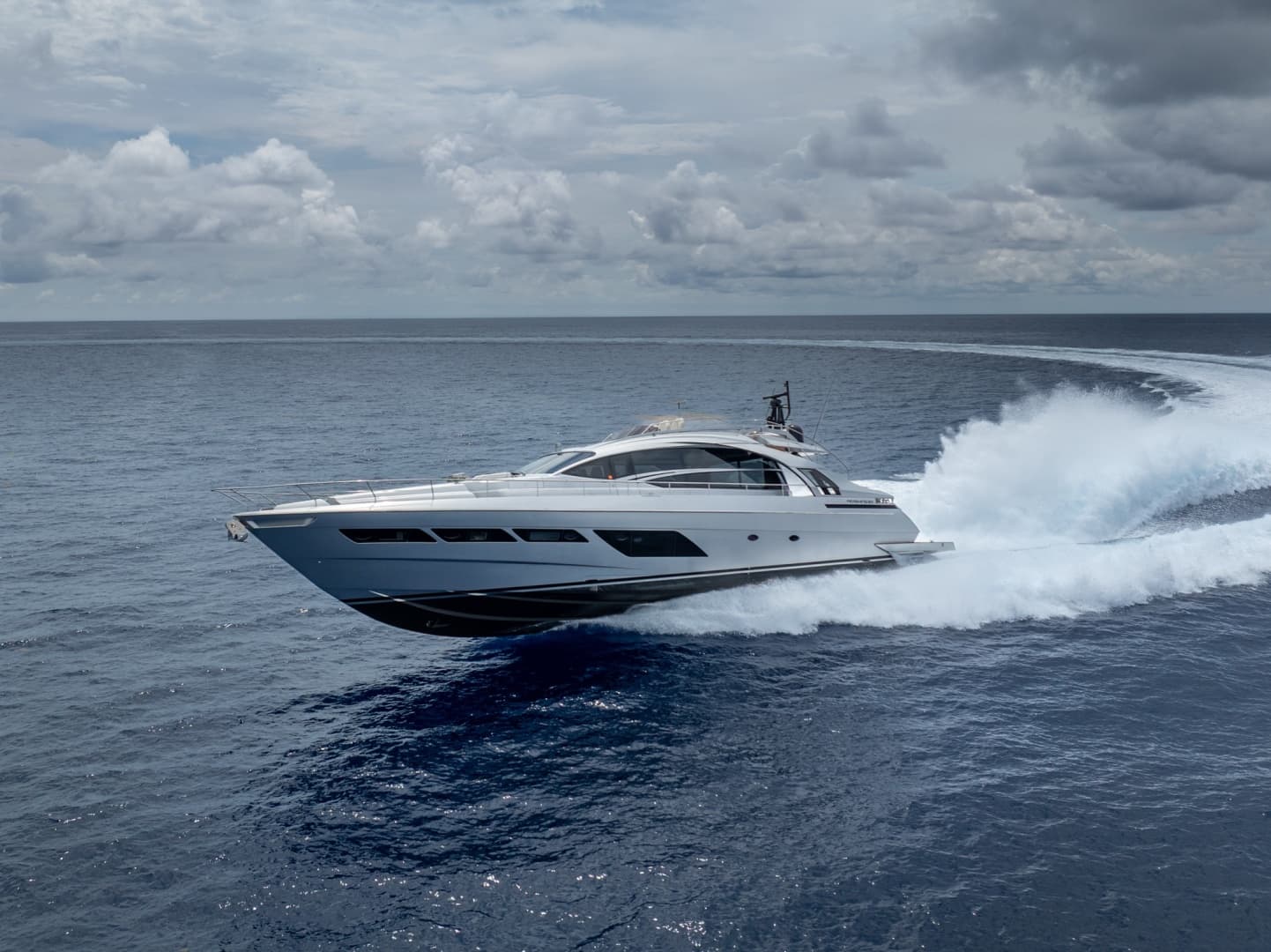 2020 Pershing 8X — 2020 · 80' · 3 Cabins · Pre-Owned