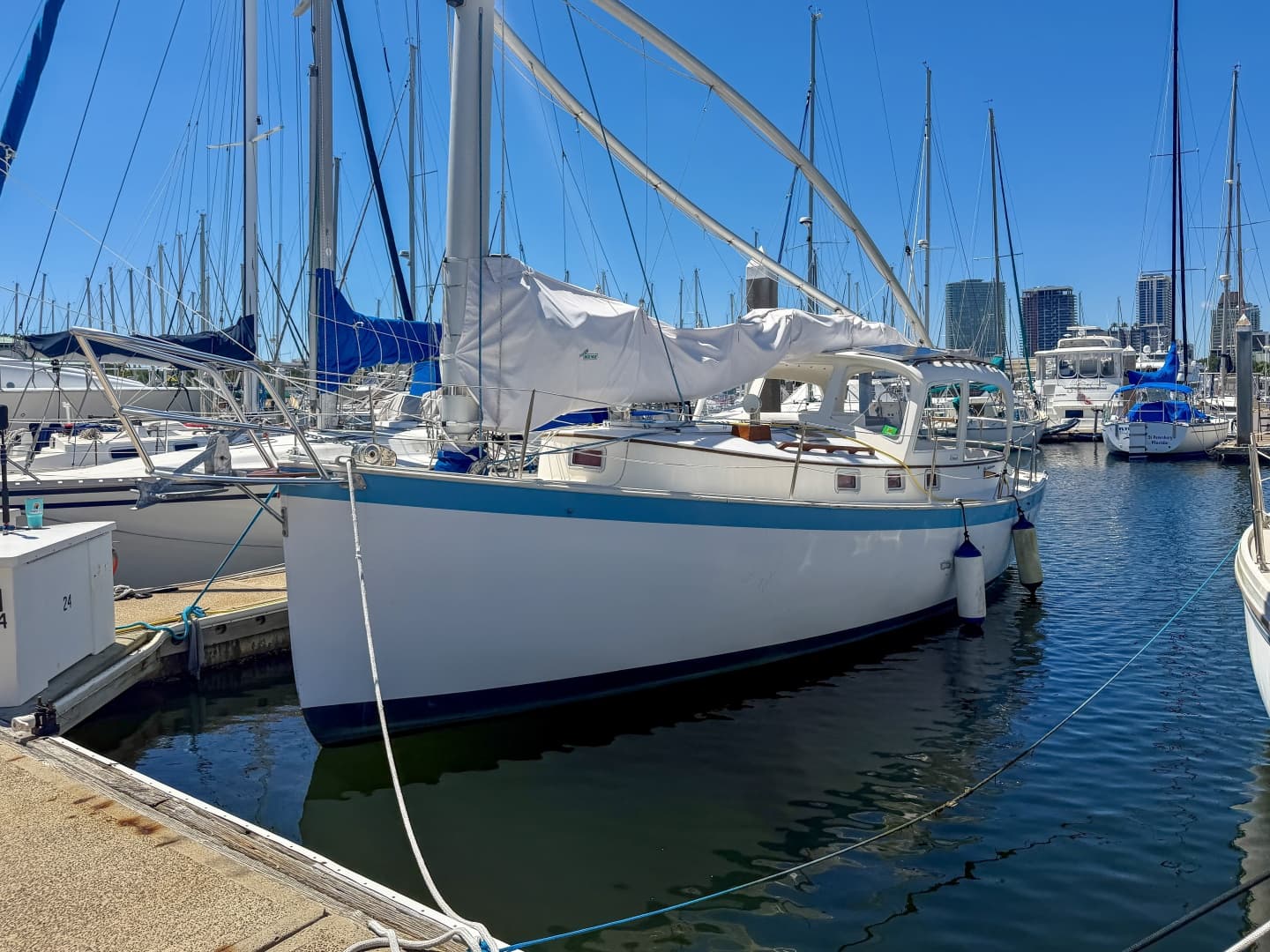 Kahuna — 1987 · 30' · Pre-Owned