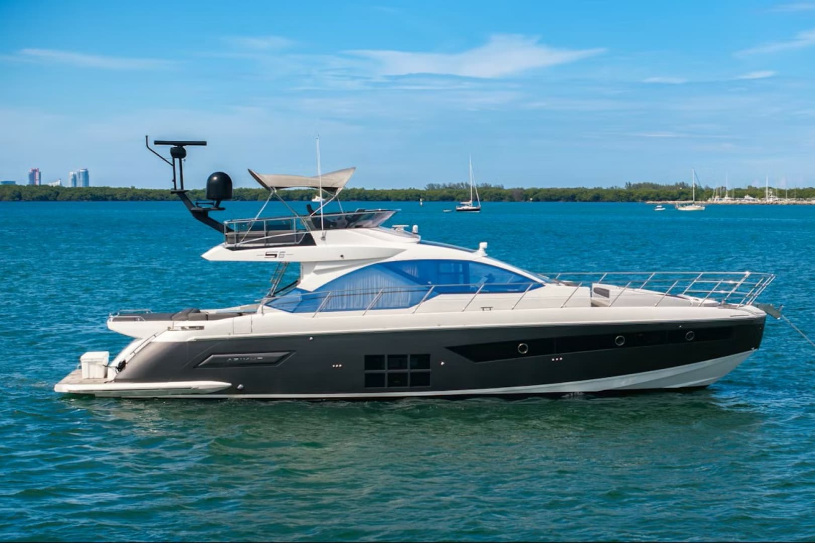 2021 Azimut S6 SPORTFLY — 2021 · 59' · Pre-Owned