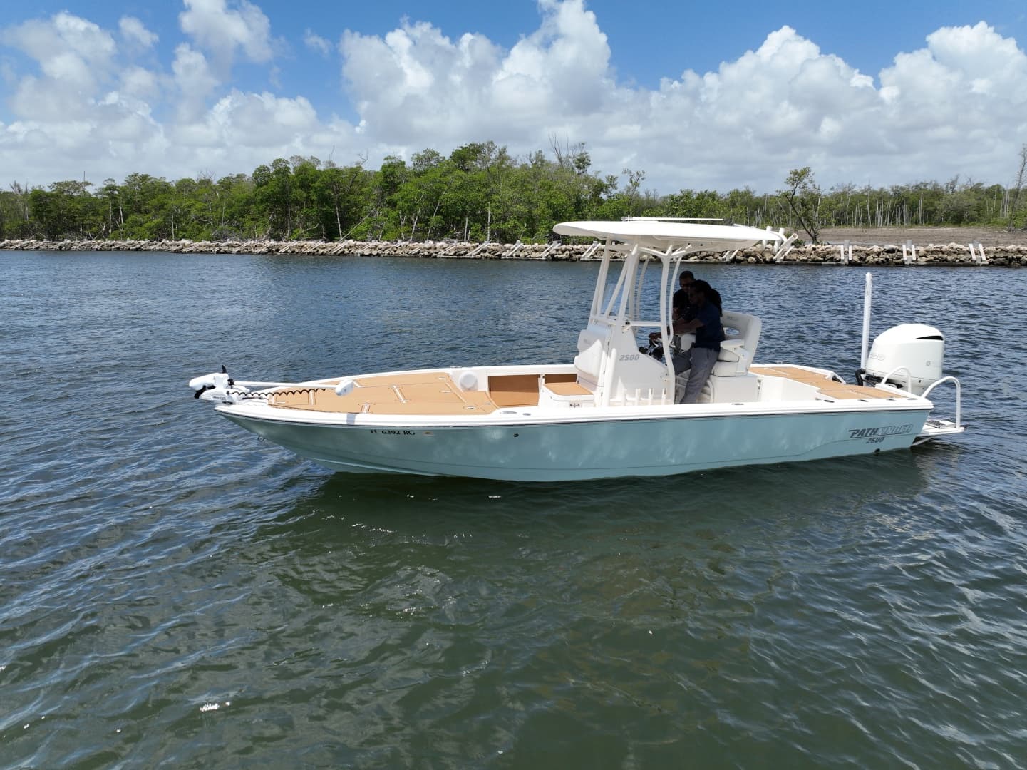 2017 Pathfinder — 2017 · 24' · Pre-Owned