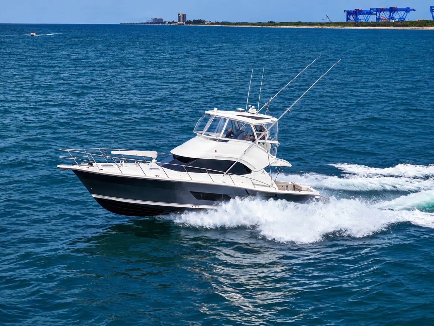 Happy Ending II — 2011 · 43' · 2 Cabins · Pre-Owned