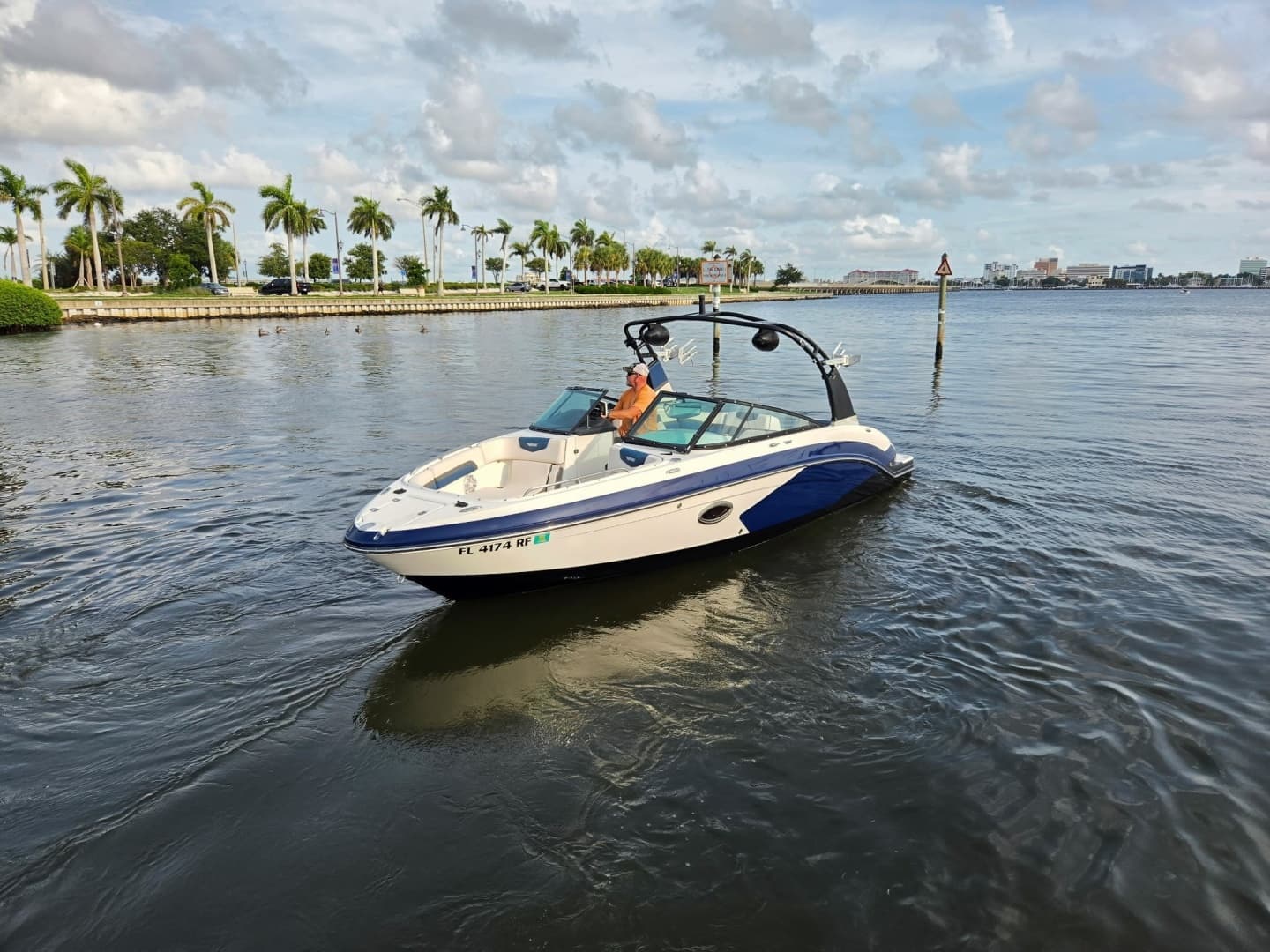 2017 Chaparral Vortex 243 VRX — 2017 · 24' · Pre-Owned