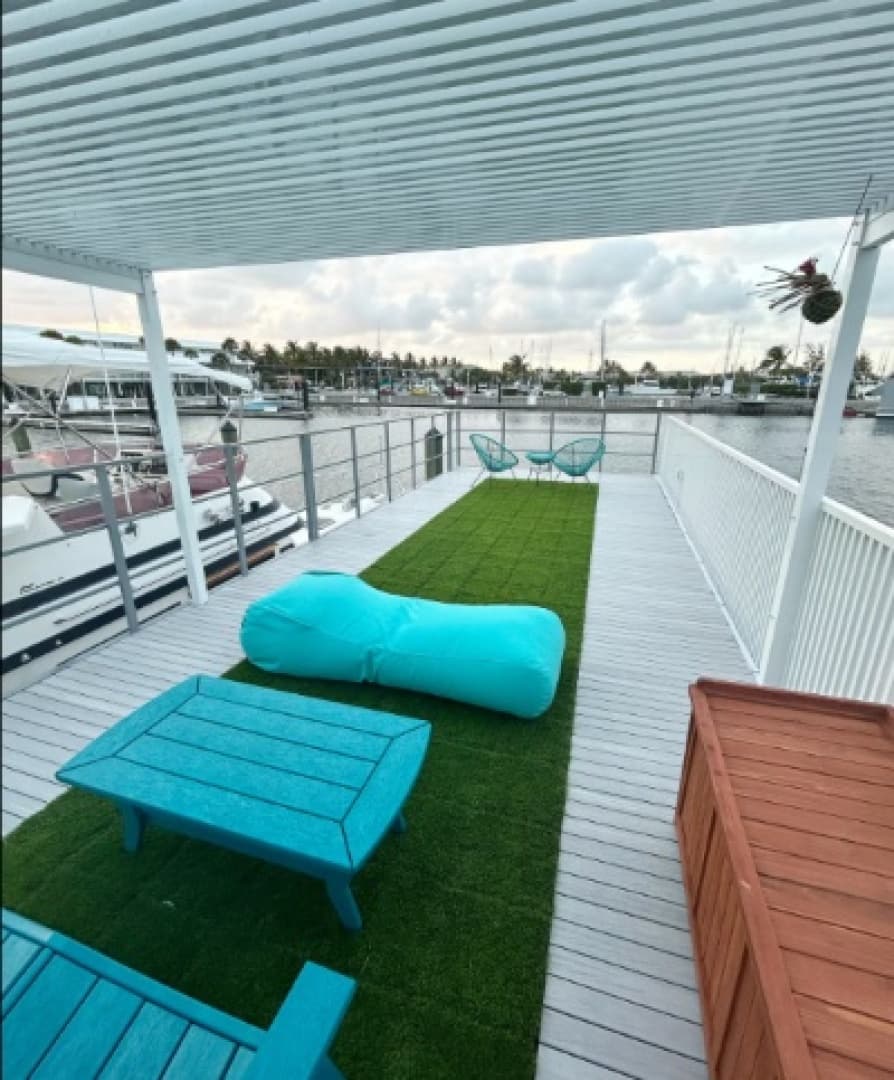 2023 Houseboat Modern Struktures MS400 — 2023 · 40' · 1 Cabin · Pre-Owned