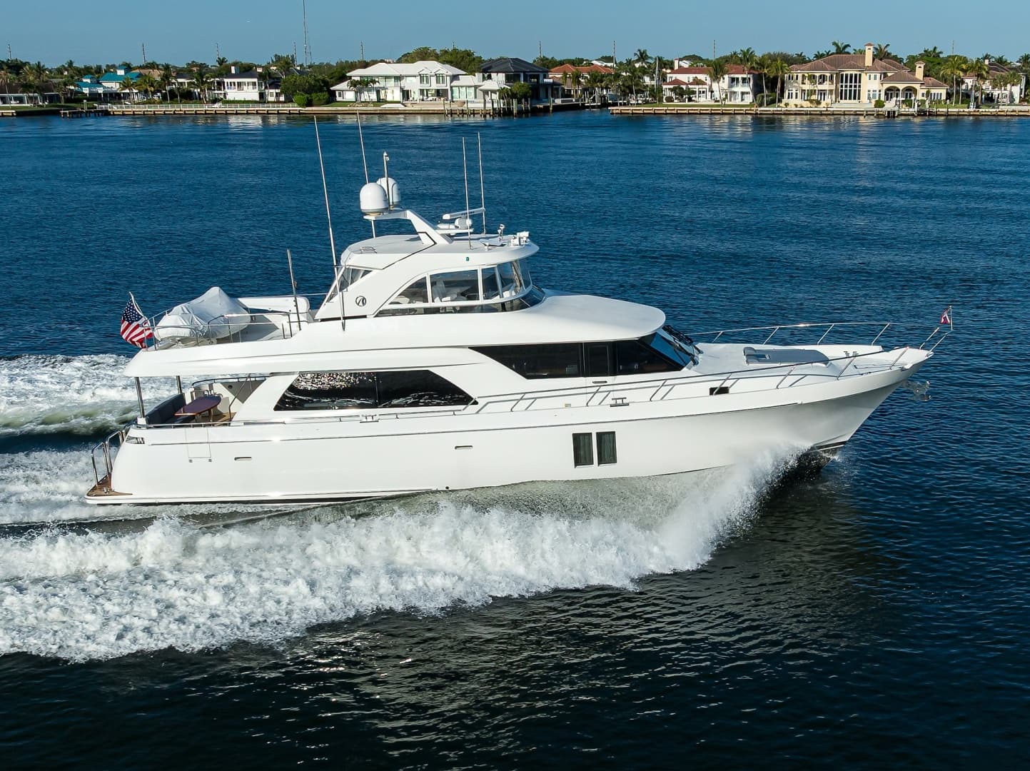ESCAPE — 2016 · 72' · 3 Cabins · Pre-Owned