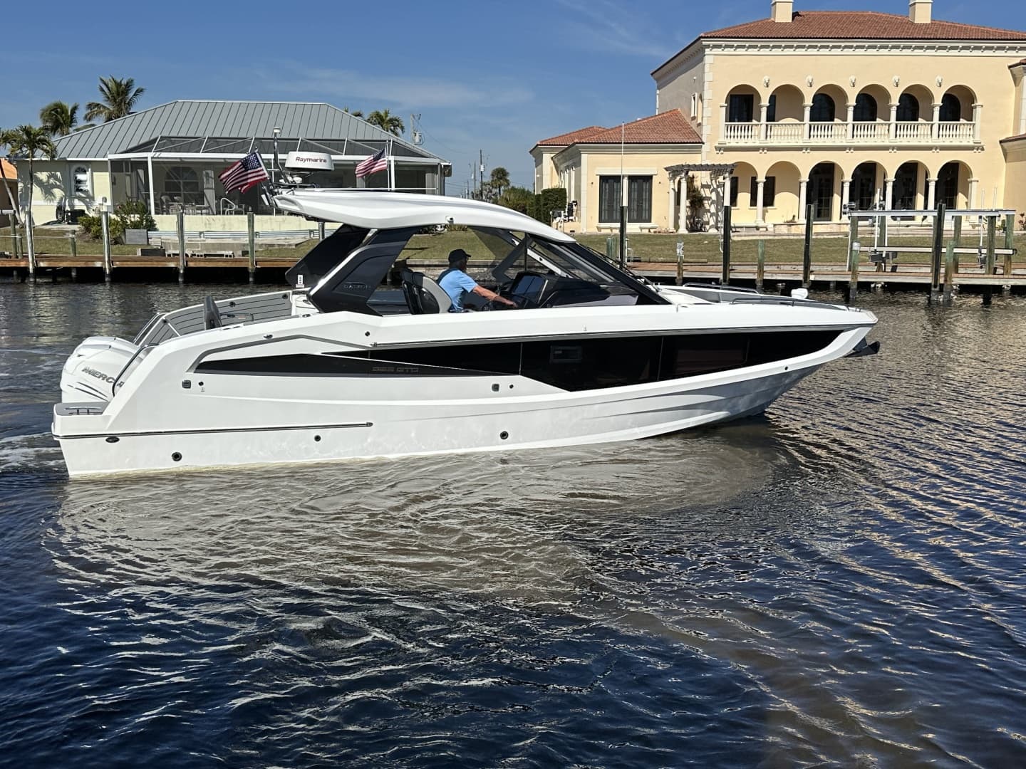 2022 Galeon 325 GTO — 2022 · 32' · 1 Cabin · Pre-Owned