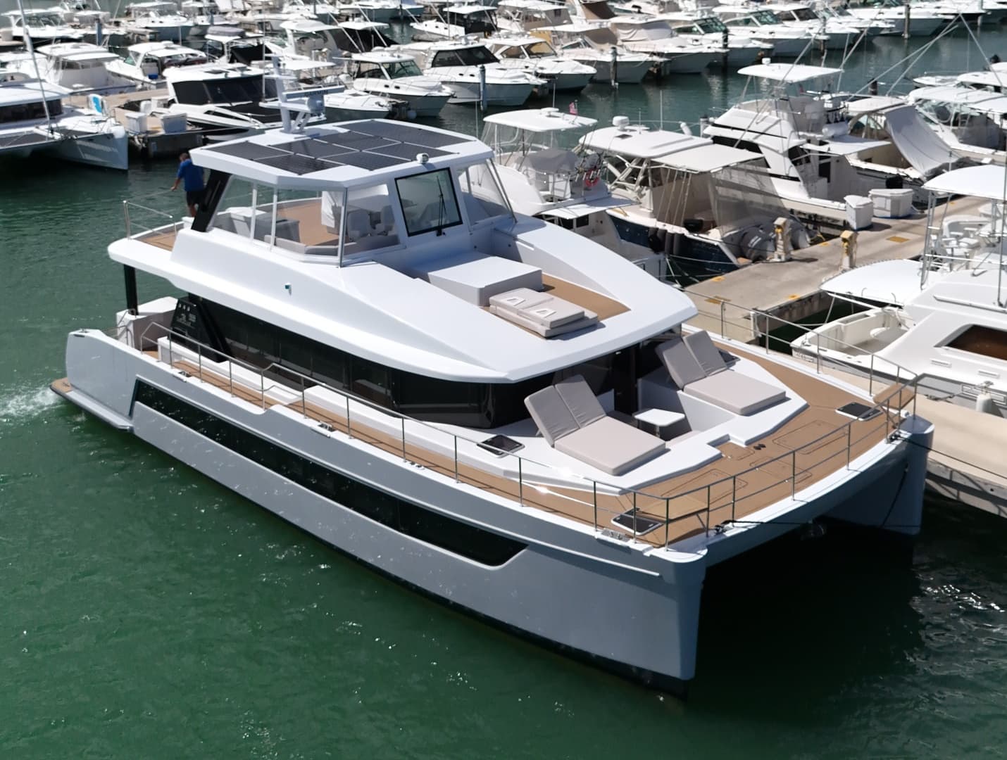 Flow — 2025 · 55' · 4 Cabins · Pre-Owned