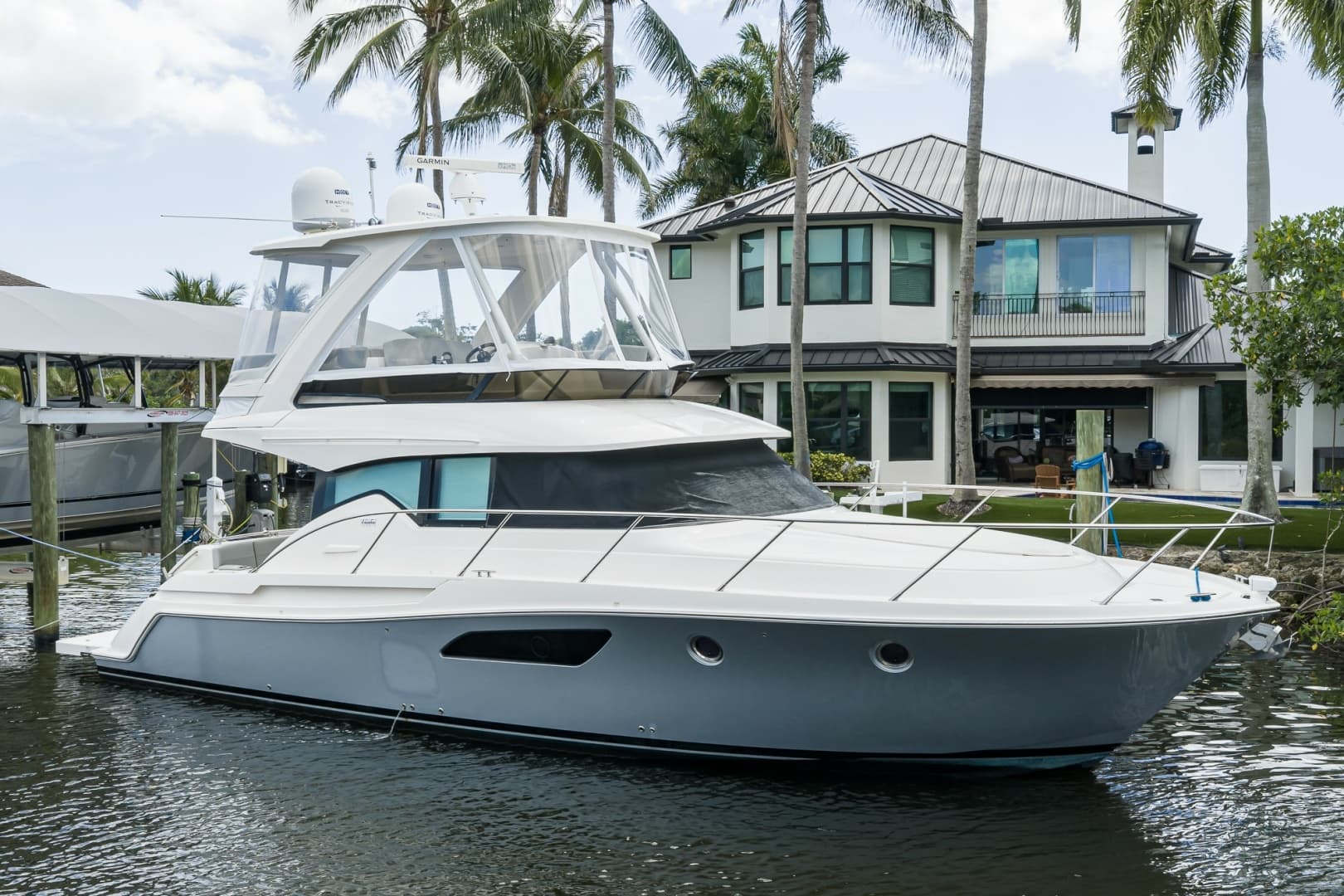 Daybreak — 2017 · 44' · 2 Cabins · Pre-Owned