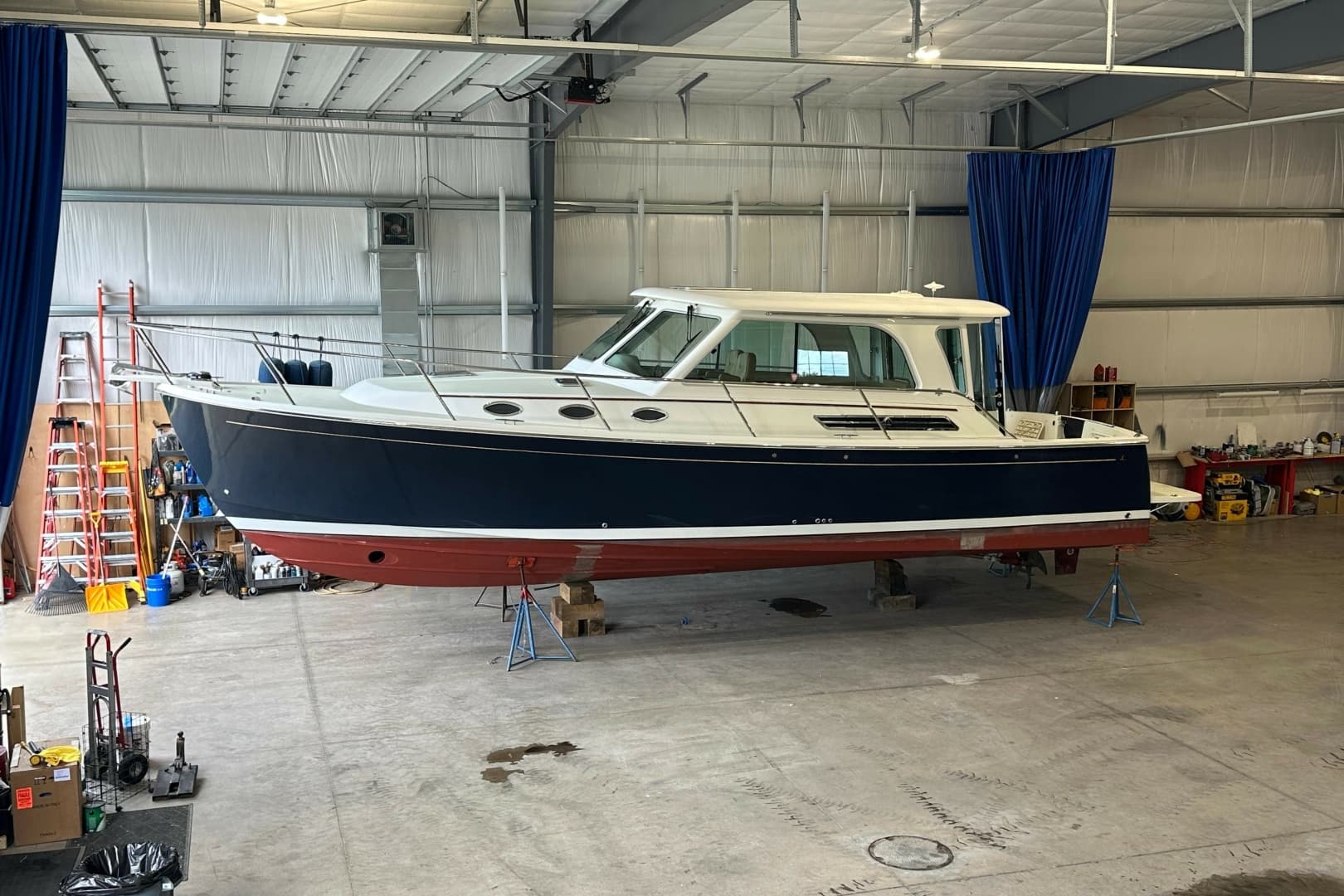 Sea Smoke — 2017 · 42' · 2 Cabins · Pre-Owned