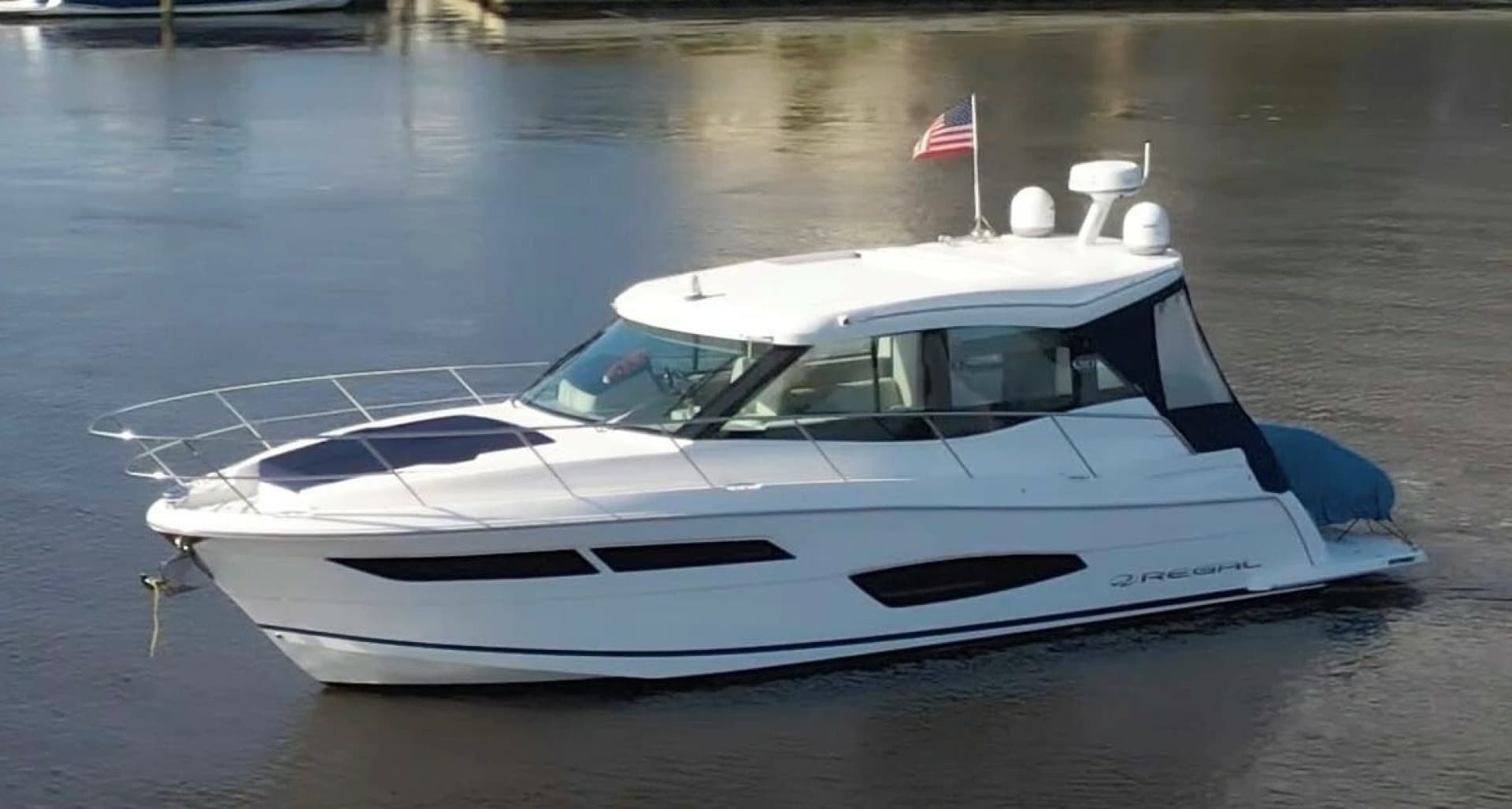 Fox Yot — 2022 · 38' · 2 Cabins · Pre-Owned