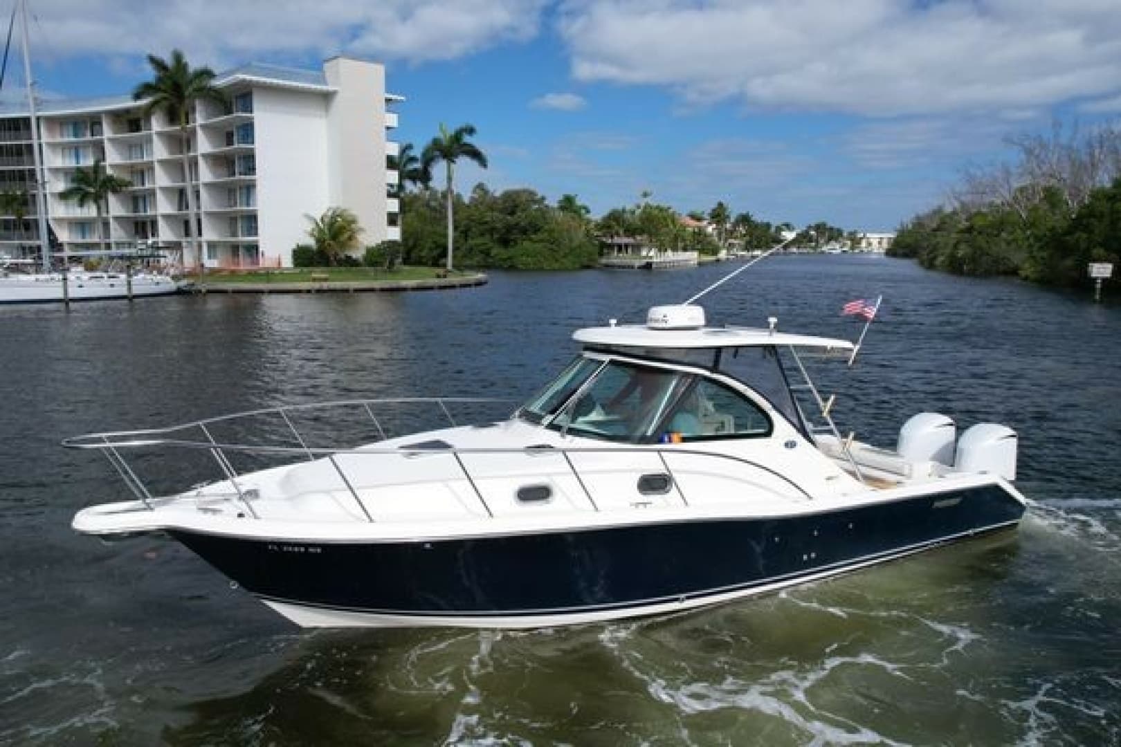 2008 Pursuit OS 335 Offshore — 2008 · 35' · Pre-Owned