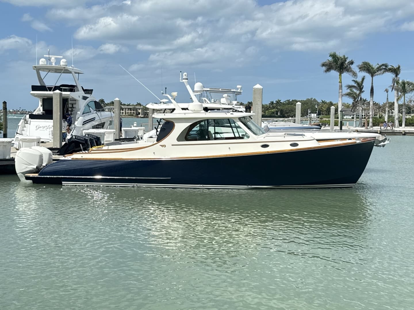 2022 Hinckley 35 OB — 2022 · 38' · Pre-Owned