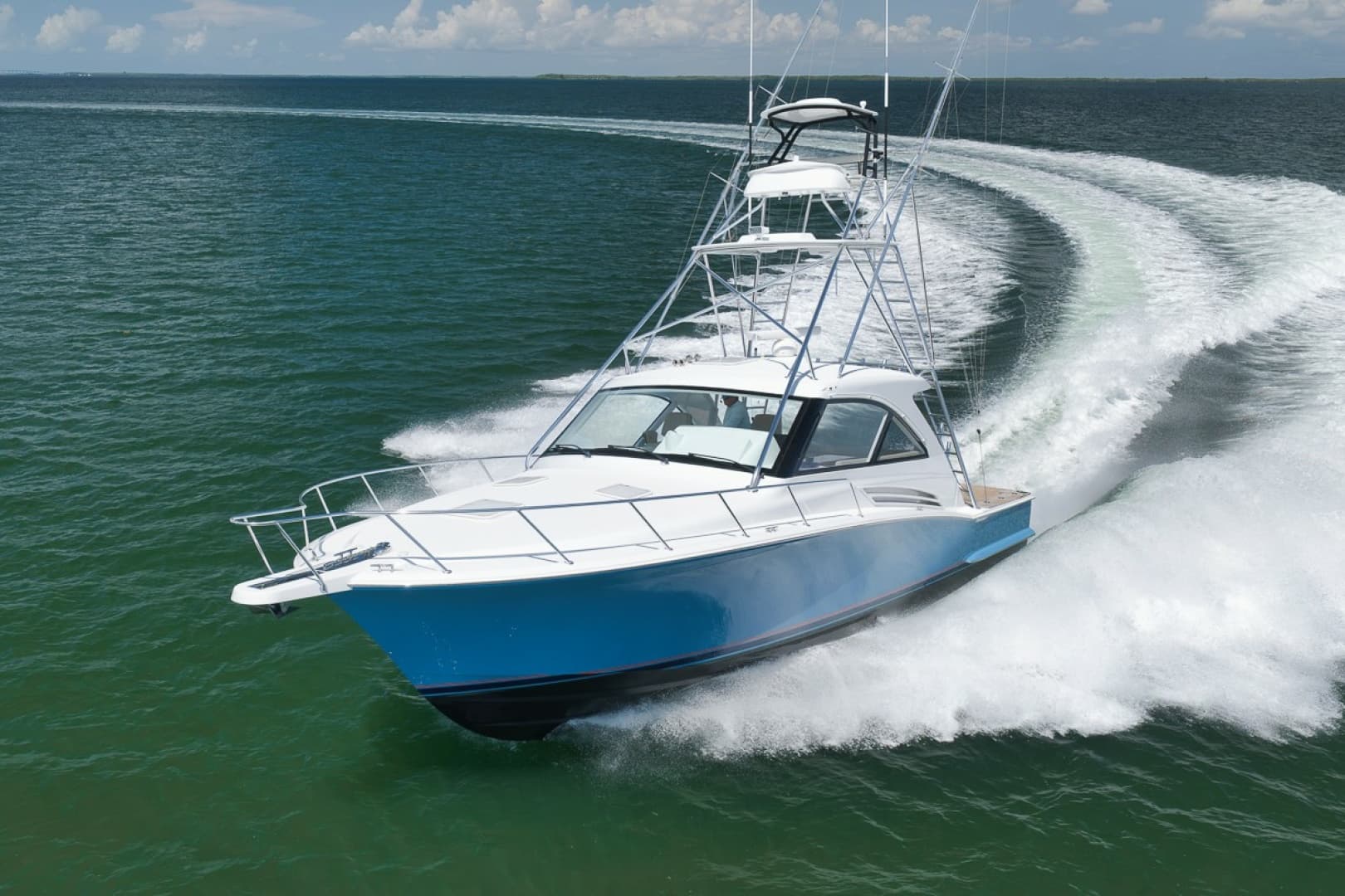 Poco a Poco — 2023 · 44' · 2 Cabins · Pre-Owned