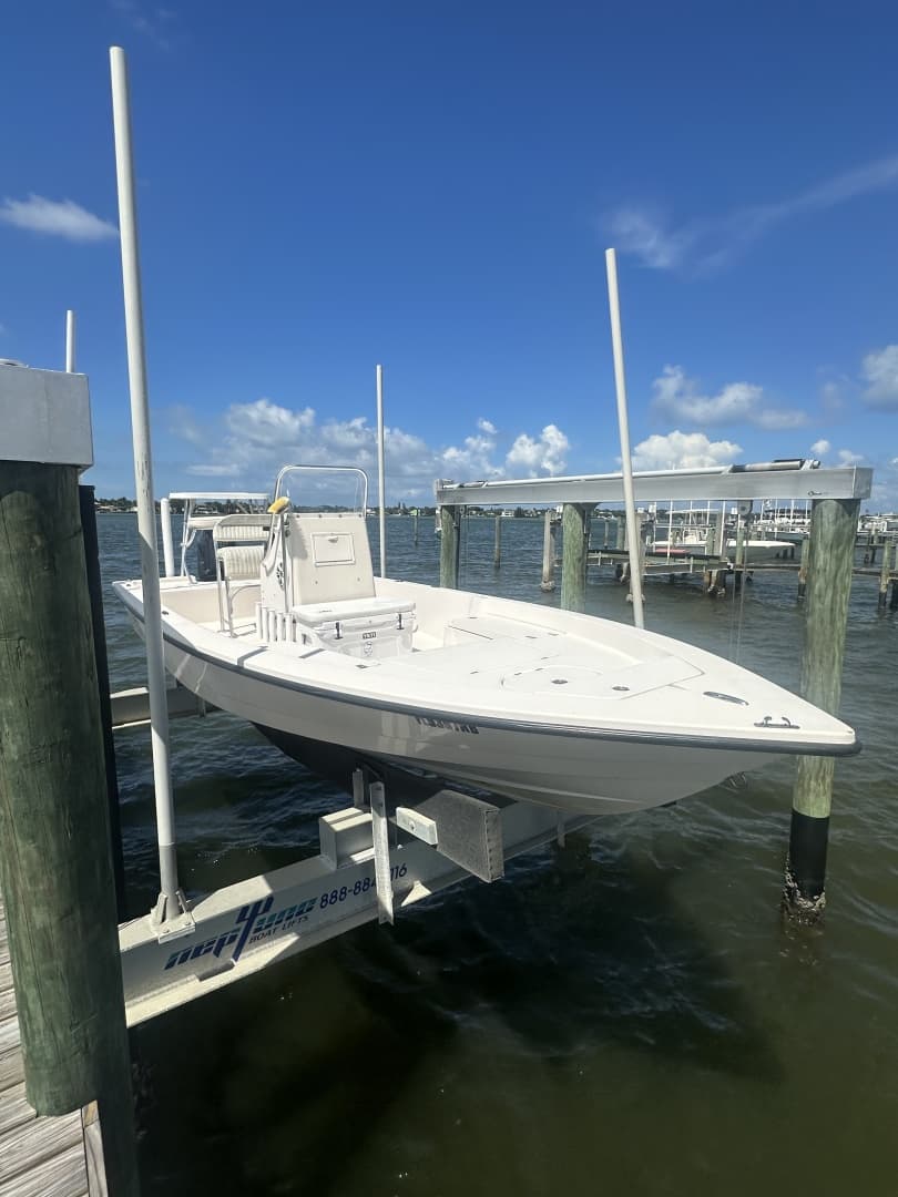 2005 Pathfinder 2200 — 2005 · 22' · Pre-Owned