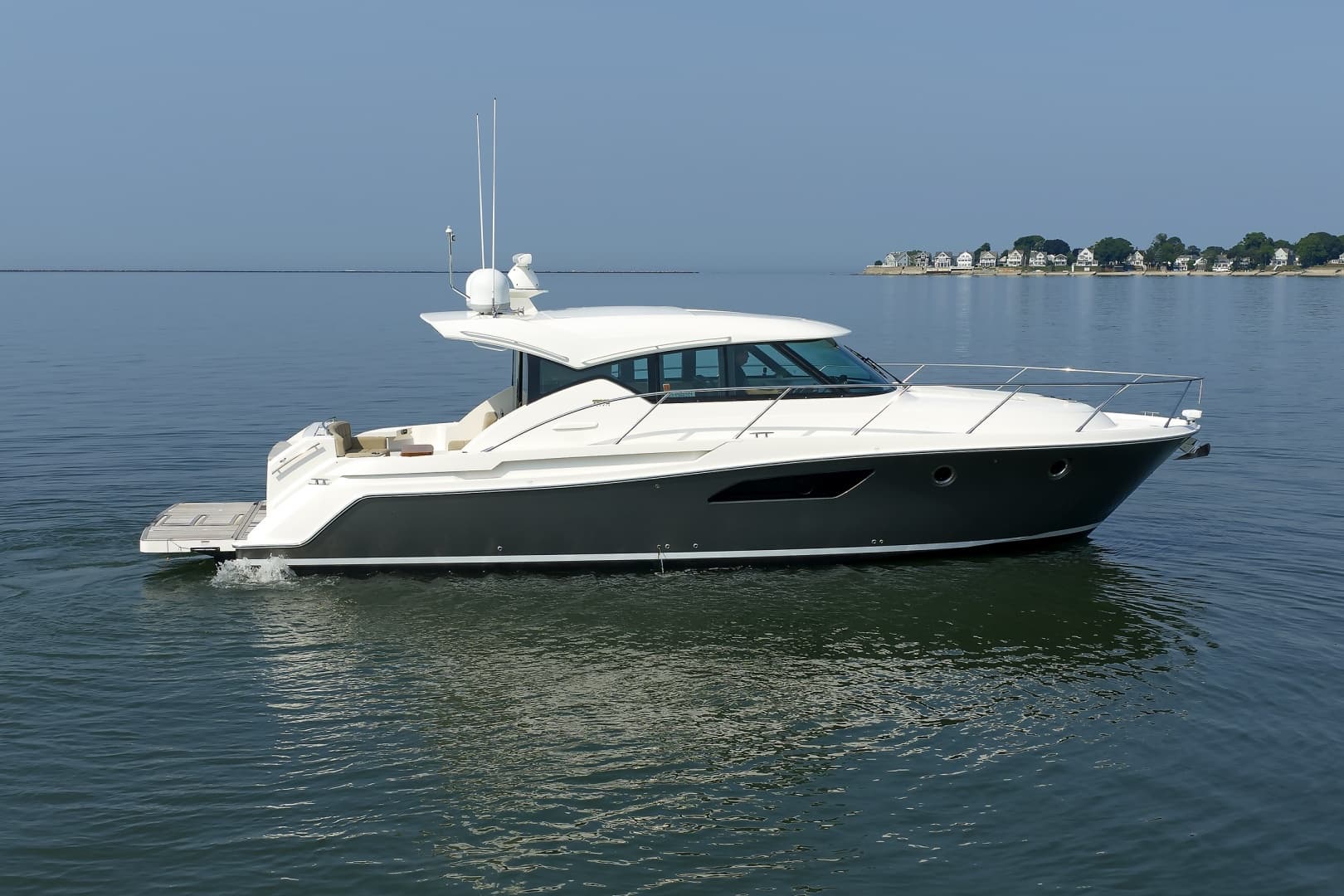 NO AGENDA — 2016 · 44' · 2 Cabins · Pre-Owned