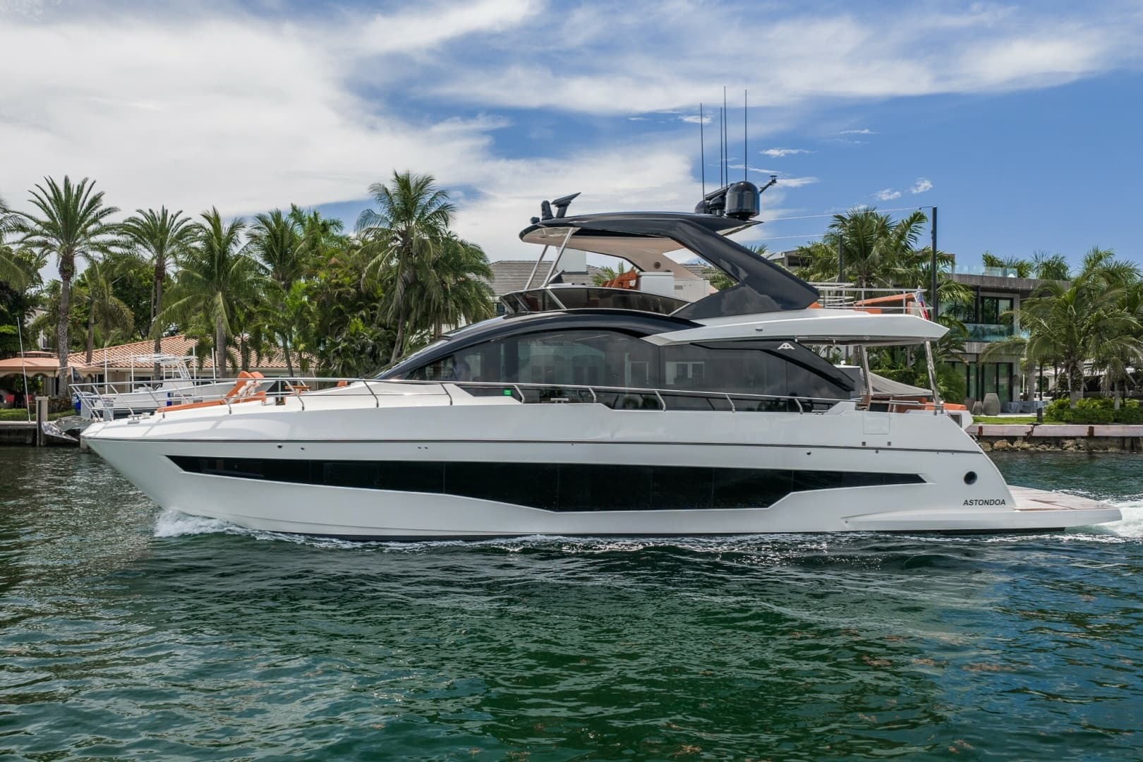 ELENA — 2024 · 66' · 4 Cabins · Pre-Owned