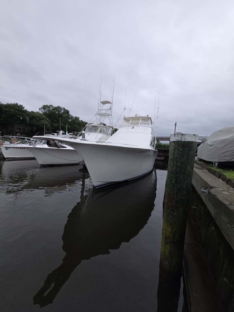 Wazzzzup — 2002 · 56' · 3 Cabins · Pre-Owned