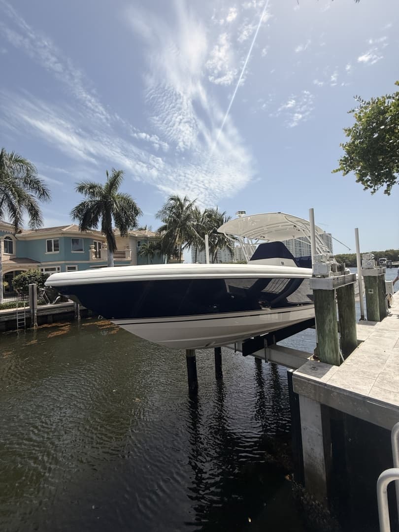 2016 Intrepid — 2016 · 32' · 1 Cabin · Pre-Owned