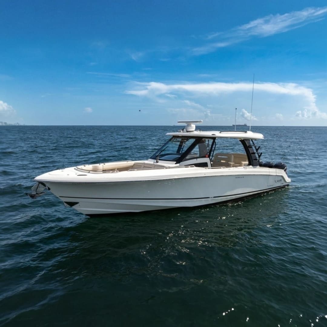 2023 Boston Whaler 350 Realm — 2023 · 35' · Pre-Owned