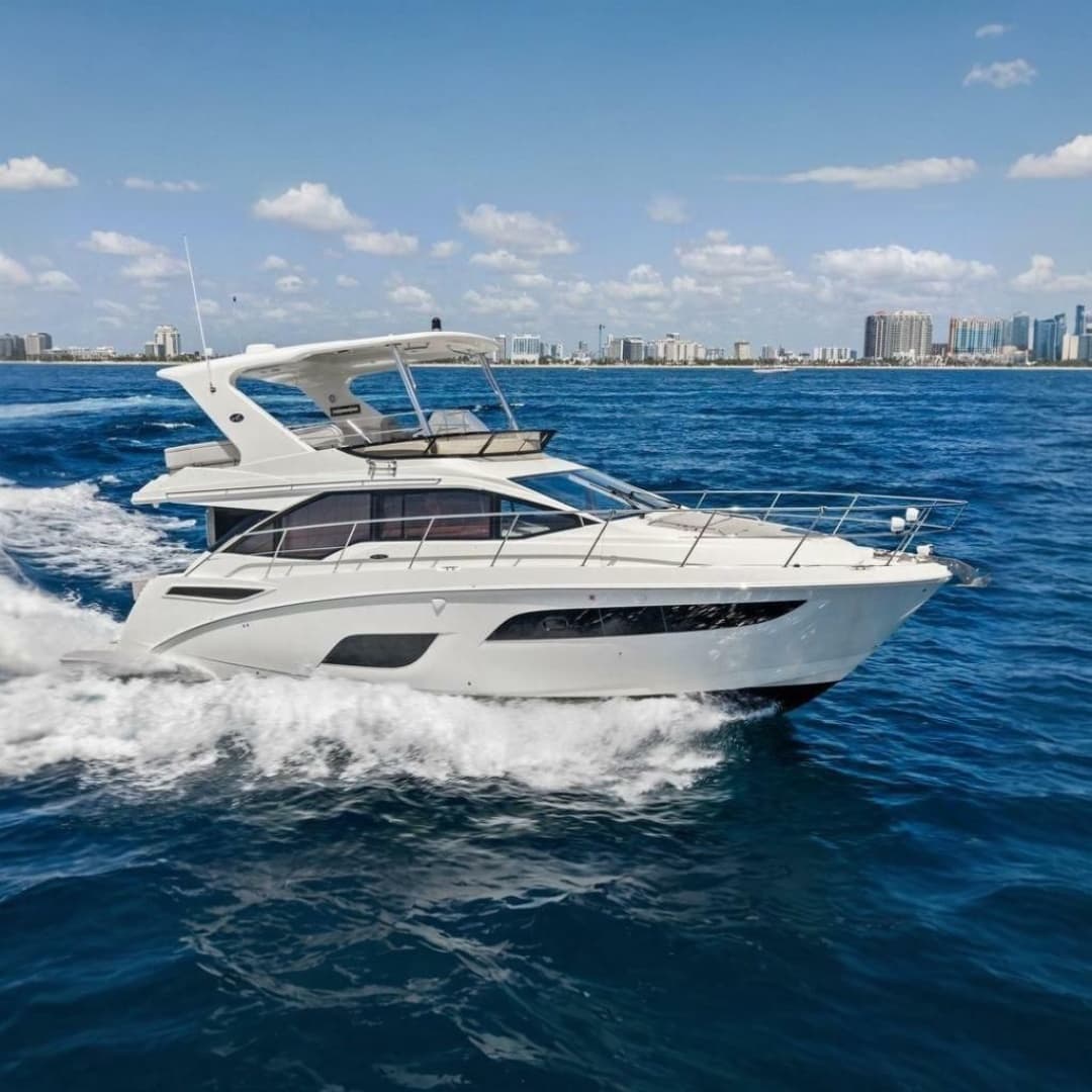 2018 Sea Ray Fly 460 — 2018 · 46' · Pre-Owned