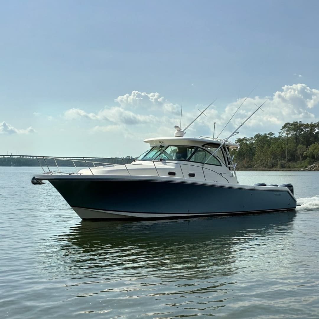 Pescador — 2011 · 39' · Pre-Owned