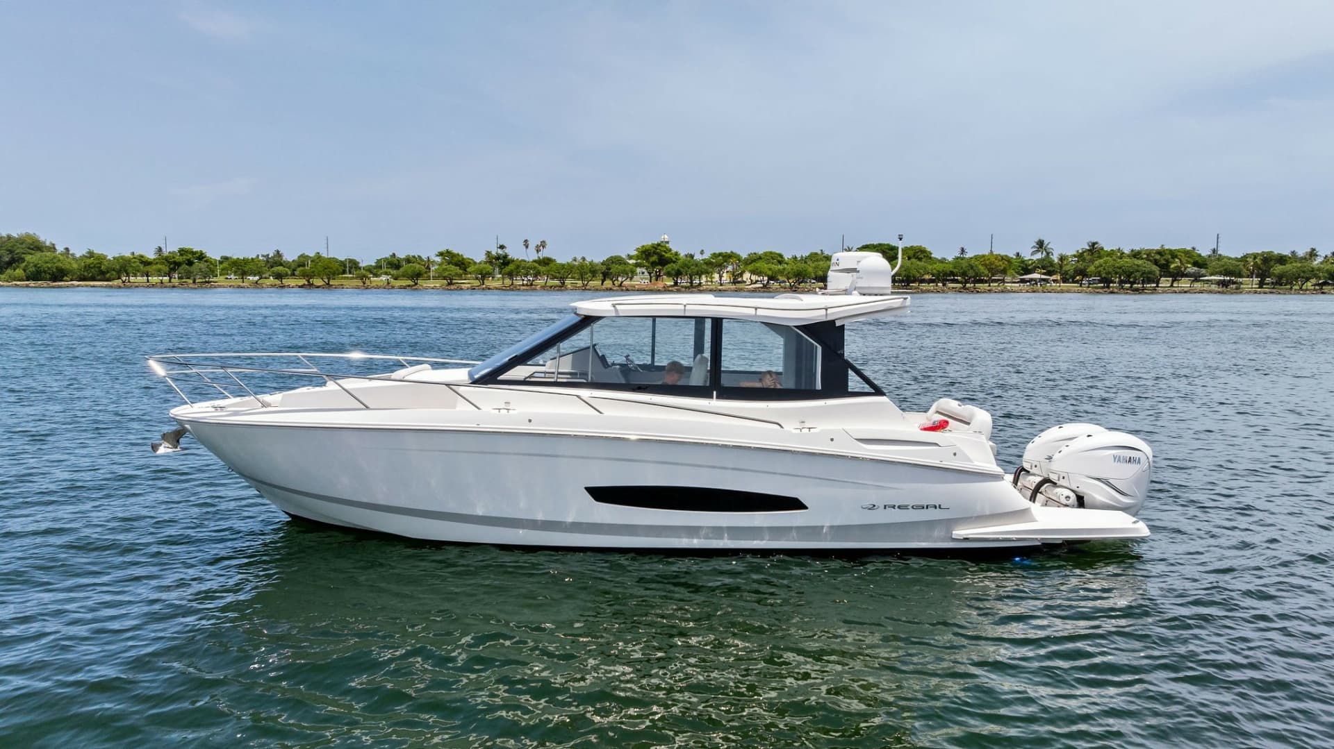 Jen and Juice — 2022 · 36' · 1 Cabin · Pre-Owned