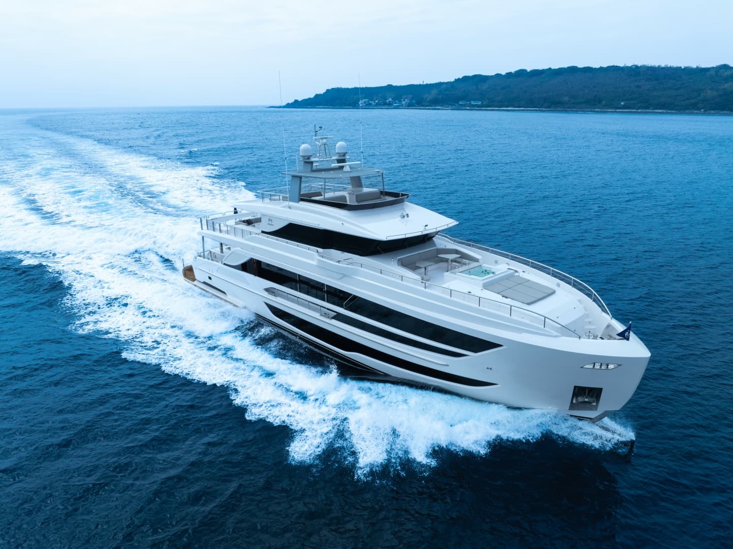 FD110-007 — 2027 · 112' · 5 Cabins · New