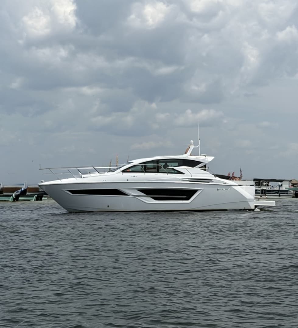 Aquaholic — 2022 · 46' · 2 Cabins · Pre-Owned