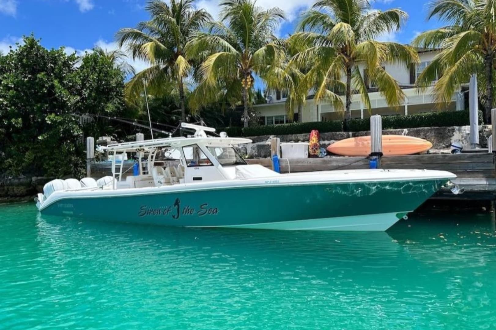 2016 Everglades 435 Center Console — 2016 · 42' · Pre-Owned