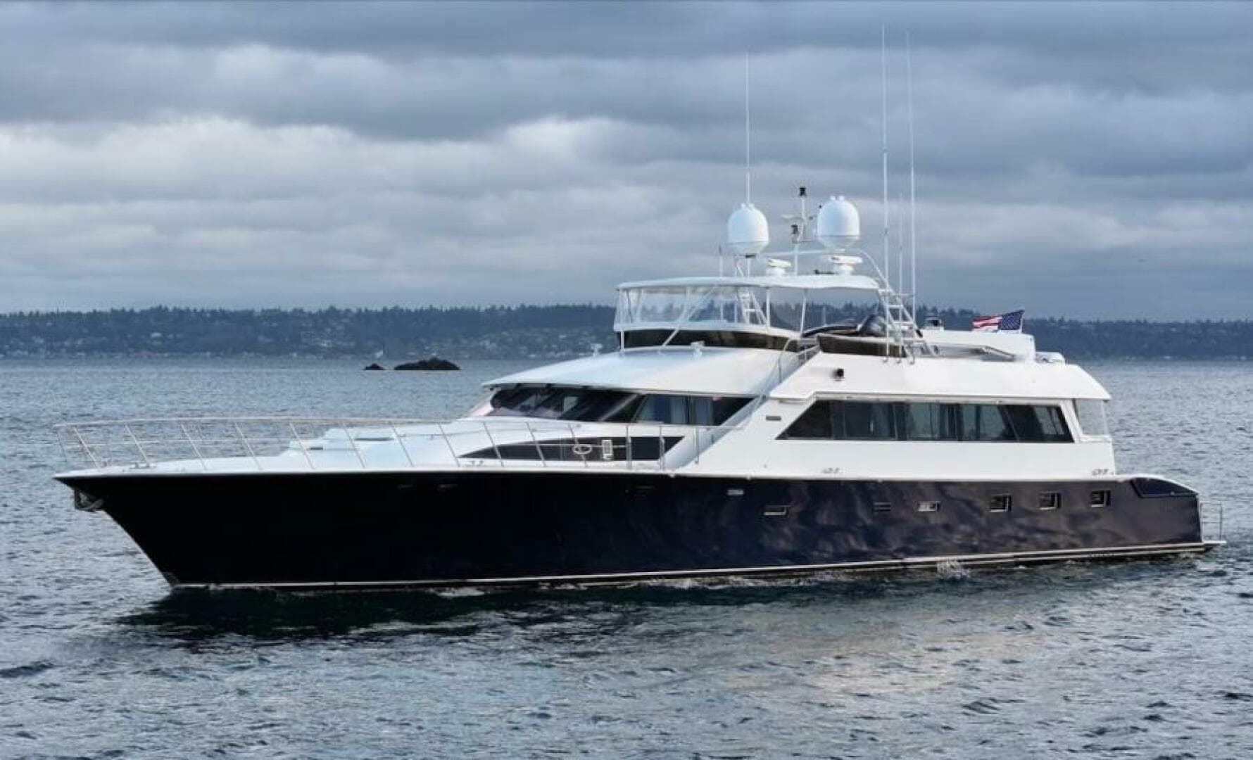 First Home — 1988 · 92' · 4 Cabins · Pre-Owned