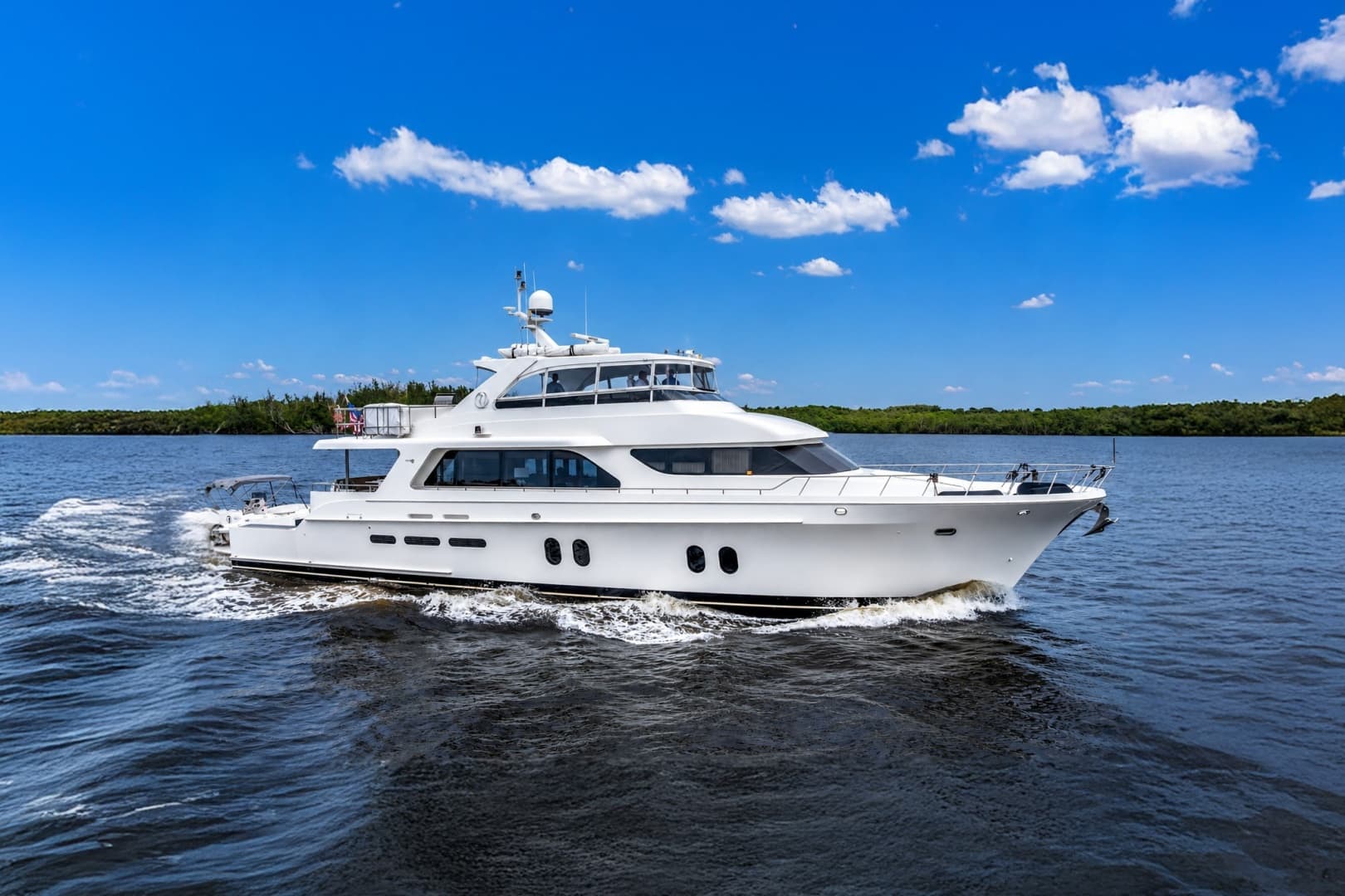 Aurora — 2012 · 84' · 3 Cabins · Pre-Owned