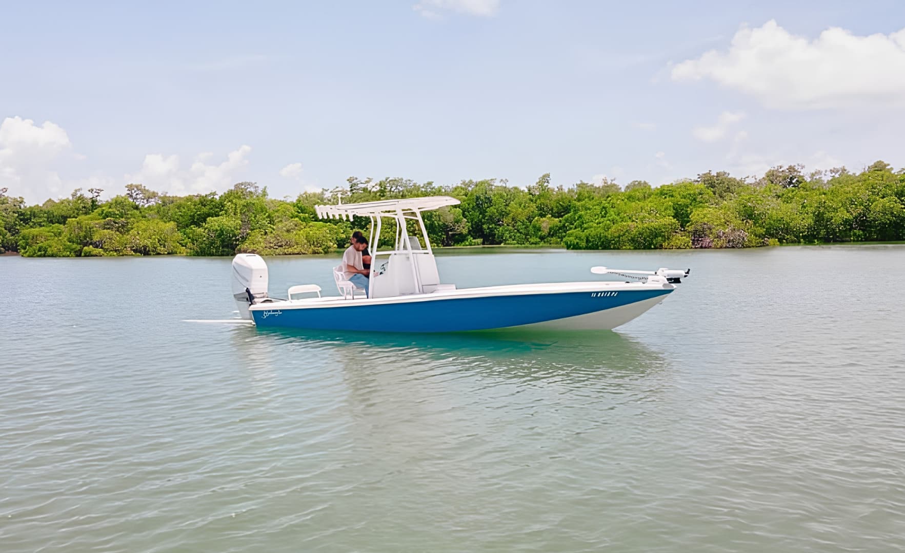 2013 Yellowfin 24 Bay — 2013 · 24' · Pre-Owned