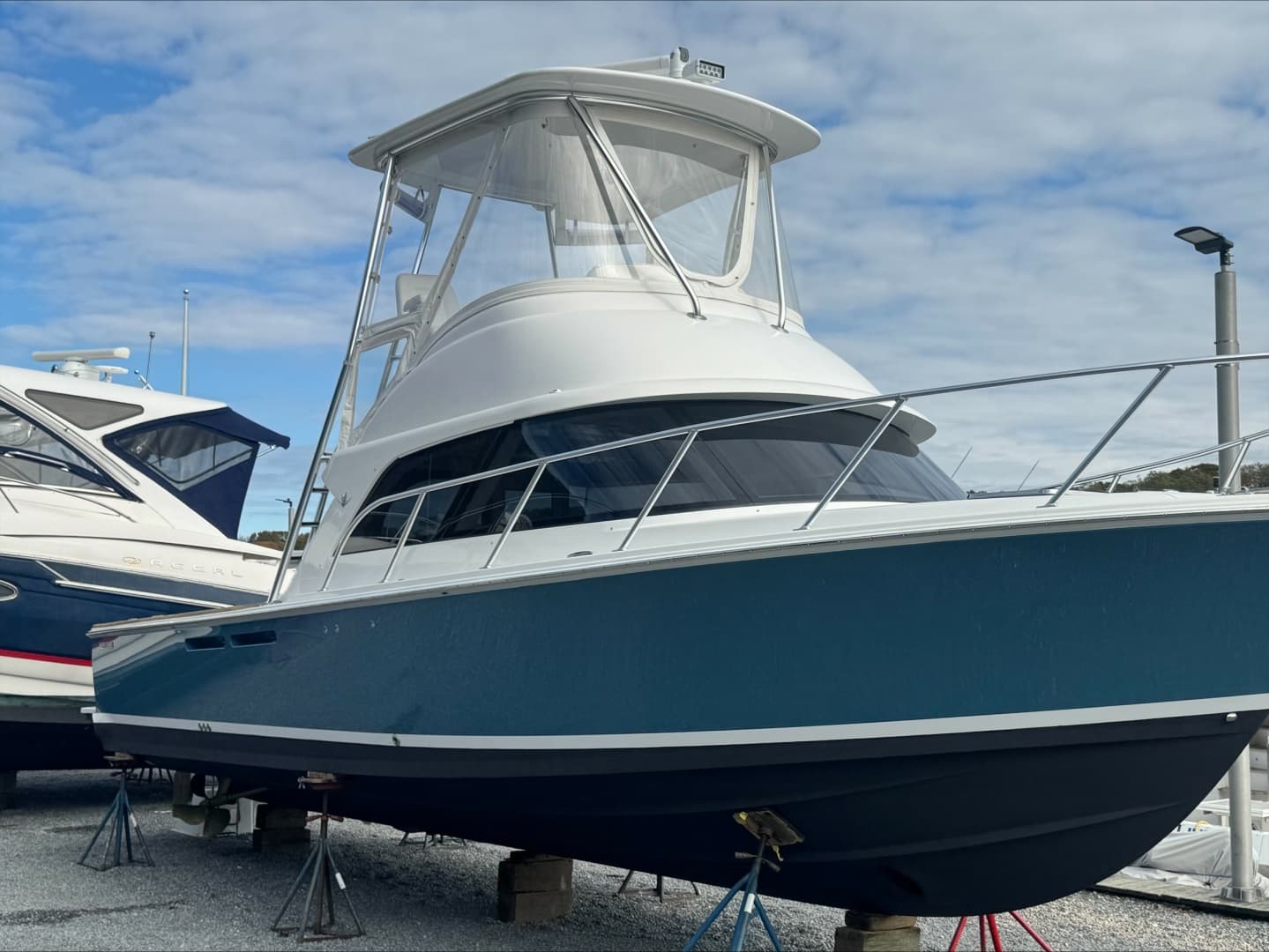 2021 Bertram 35 Flybridge — 2021 · 35' · Pre-Owned