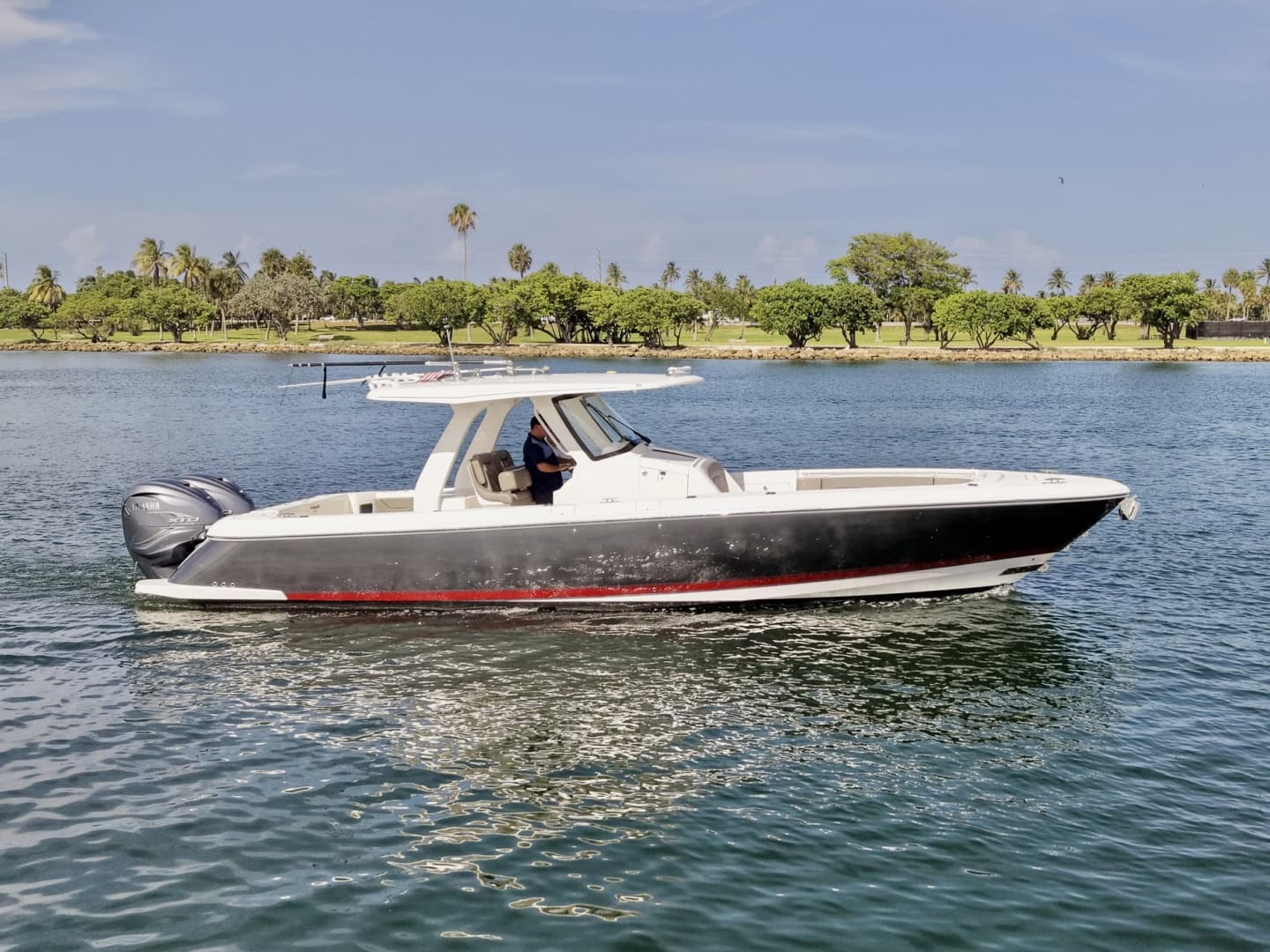 2019 Intrepid 345 Nomad SE — 2019 · 34' · Pre-Owned