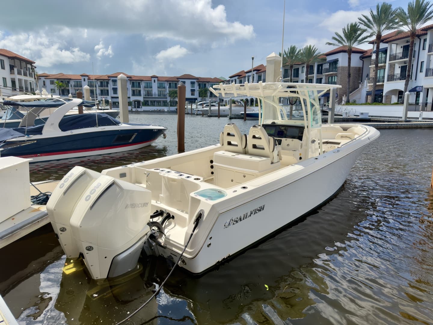 2023 Sailfish 290 CC — 2023 · 28' · Pre-Owned