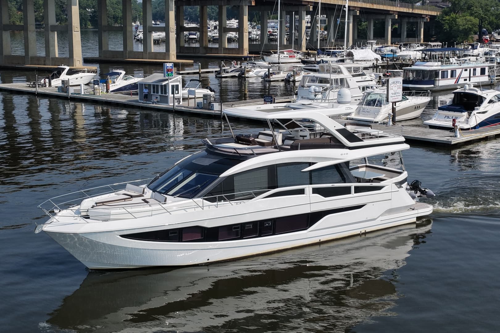 2018 Galeon 640 FLY — 2018 · 68' · Pre-Owned