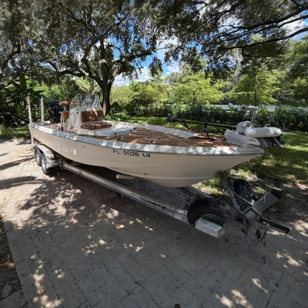 2002 Scout 240 Bay Scout — 2002 · 23' · Pre-Owned